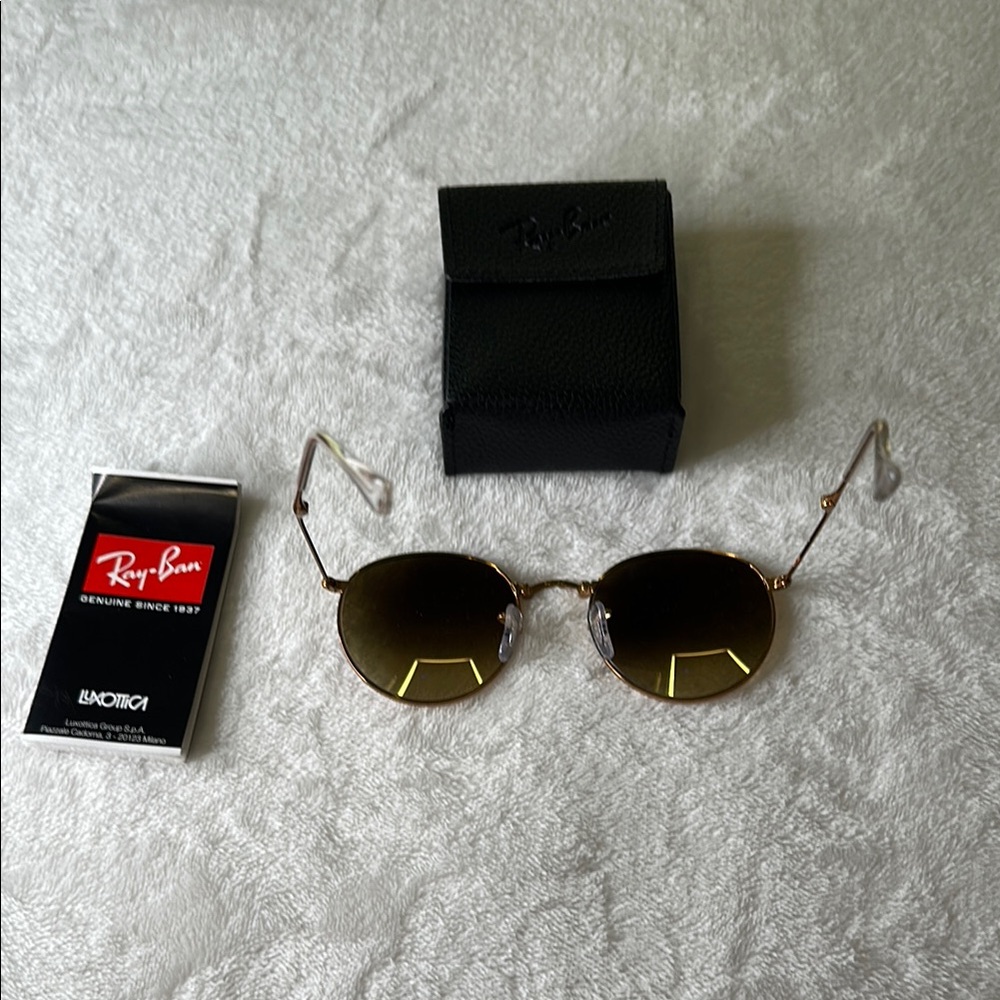 Ray-Ban Folding Sunglass - Picture 11 of 14